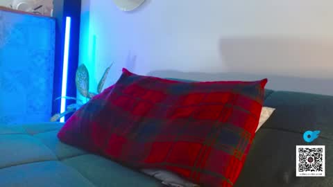 STRURIBE ON INSTAGRAM online show from 11.01.25