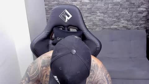 Snapshot of mathew_wolf4 chatting on 05.19.26 Mathew Independent model online show from 05.19.26