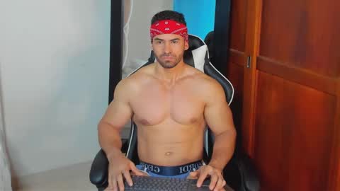 Snapshot of mathews_smith chatting on 09.23.25 mathews_smith online show from 09.23.25