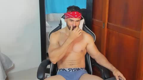 Snapshot of mathews_smith chatting on 09.30.25 mathews_smith online show from 09.30.25