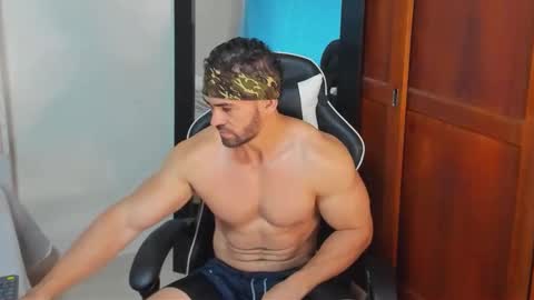 Snapshot of mathews_smith chatting on 10.17.25 mathews_smith online show from 10.17.25