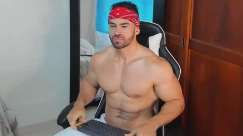 Snapshot of mathews_smith chatting on 11.01.25 mathews_smith online show from 11.01.25