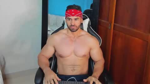 Snapshot of mathews_smith chatting on 11.04.25 mathews_smith online show from 11.04.25