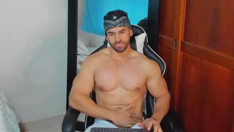 Snapshot of mathews_smith chatting on 11.20.25 mathews_smith online show from 11.20.25