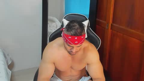 Snapshot of mathews_smith chatting on 11.24.25 mathews_smith online show from 11.24.25