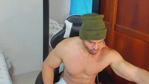 Snapshot of mathews_smith chatting on 11.26.25 mathews_smith online show from 11.26.25