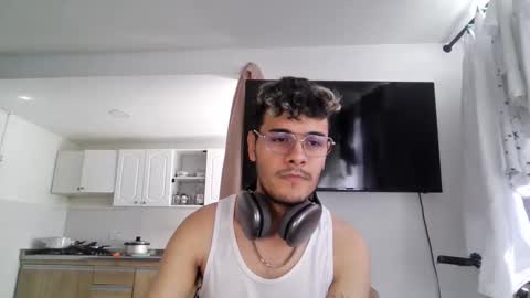 Snapshot of matt_miller12 chatting on 10.29.25 Matt online show from 10.29.25