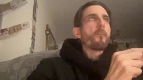 Snapshot of mattcarta chatting on 12.13.25 mattcarta online show from 12.13.25