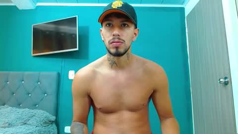 Snapshot of matteo_rreal chatting on 12.05.25 MATTEO online show from 12.05.25