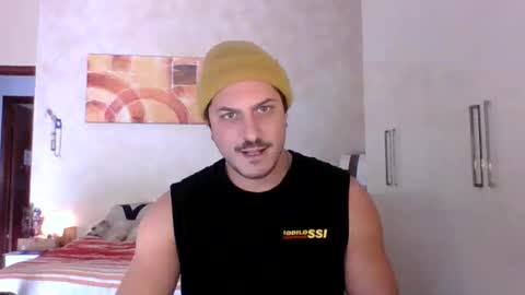 matteushh87 online show from 10.18.25