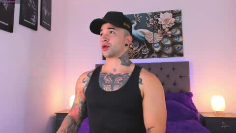 Snapshot of matthew_colee chatting on 04.05.26 Matthew INDEPENDENT MODEL online show from 04.05.26