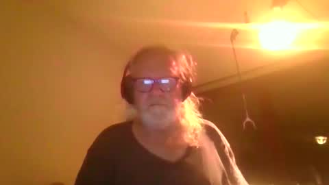 Snapshot of matthy60 chatting on 09.28.25 Matthias online show from 09.28.25