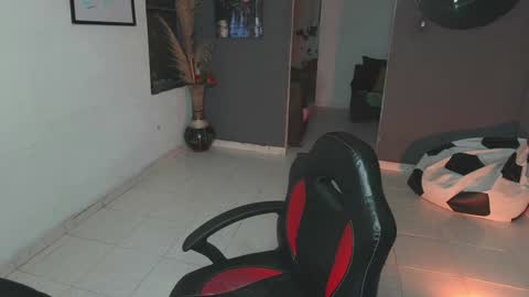 Snapshot of mattias_dantee chatting on 01.30.25 mattias online show from 01.30.25