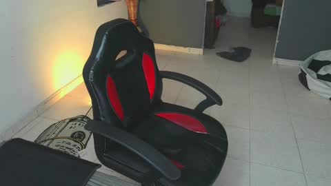 Snapshot of mattias_dantee chatting on 02.03.25 mattias online show from 02.03.25