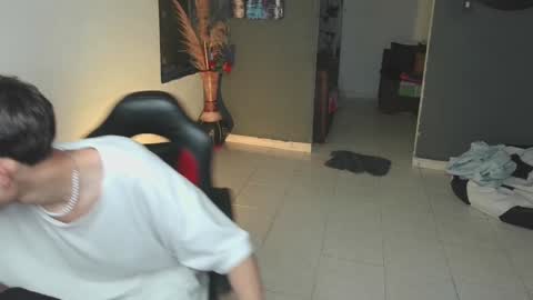 Snapshot of mattias_dantee chatting on 02.04.25 mattias online show from 02.04.25