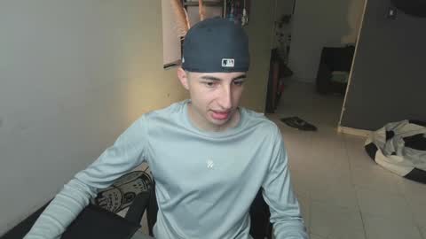 Snapshot of mattias_dantee chatting on 02.05.25 mattias online show from 02.05.25