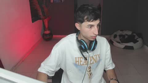 Snapshot of mattias_dantee chatting on 02.08.25 mattias online show from 02.08.25