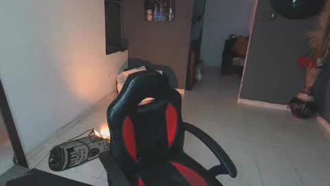 Snapshot of mattias_dantee chatting on 02.12.25 mattias online show from 02.12.25