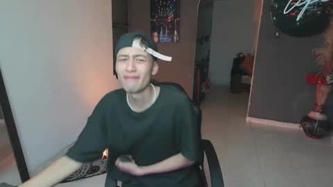 Snapshot of mattias_dantee chatting on 02.12.25 mattias online show from 02.12.25