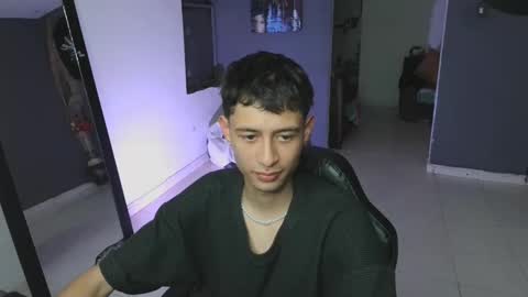 Snapshot of mattias_dantee chatting on 02.12.25 mattias online show from 02.12.25