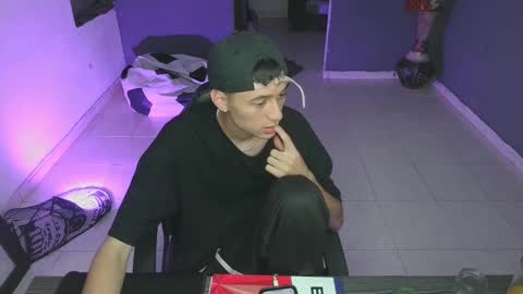 Snapshot of mattias_dantee chatting on 02.18.25 mattias online show from 02.18.25