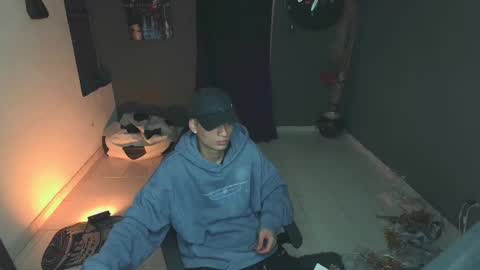 Snapshot of mattias_dantee chatting on 02.20.25 mattias online show from 02.20.25