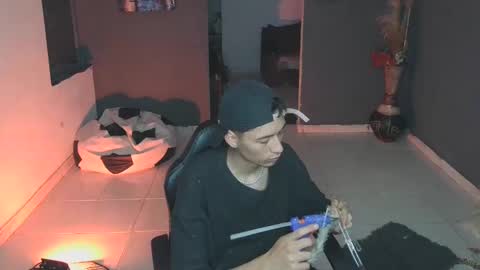 Snapshot of mattias_dantee chatting on 02.21.25 mattias online show from 02.21.25