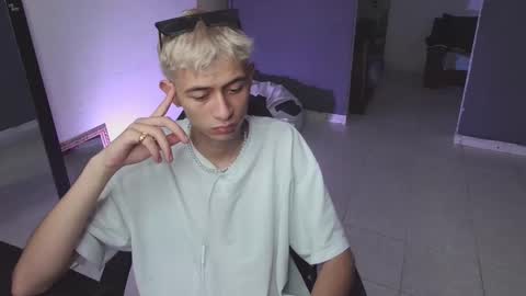 Snapshot of mattias_dantee chatting on 02.23.25 mattias online show from 02.23.25