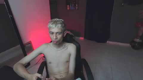 Snapshot of mattias_dantee chatting on 02.24.25 mattias online show from 02.24.25