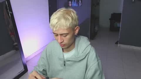 Snapshot of mattias_dantee chatting on 02.25.25 mattias online show from 02.25.25