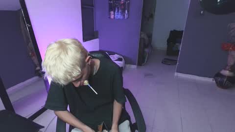 Snapshot of mattias_dantee chatting on 02.28.25 mattias online show from 02.28.25