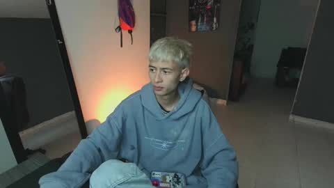 Snapshot of mattias_dantee chatting on 03.04.25 mattias online show from 03.04.25