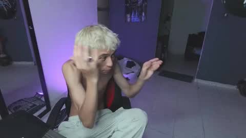 Snapshot of mattias_dantee chatting on 03.07.25 mattias online show from 03.07.25