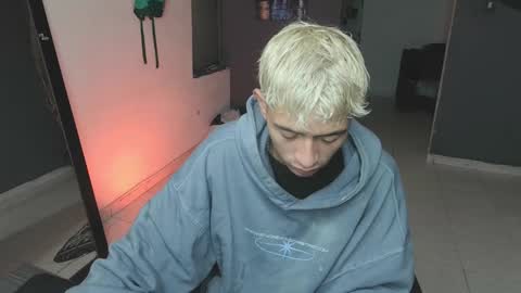 Snapshot of mattias_dantee chatting on 03.08.25 mattias online show from 03.08.25