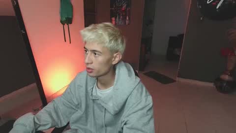 Snapshot of mattias_dantee chatting on 03.10.25 mattias online show from 03.10.25