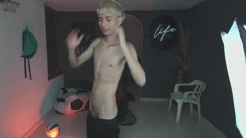 Snapshot of mattias_dantee chatting on 03.12.25 mattias online show from 03.12.25