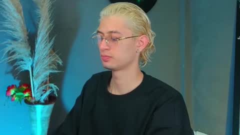 Snapshot of mattias_dantee chatting on 09.15.25 mattias online show from 09.15.25