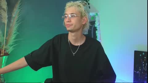 Snapshot of mattias_dantee chatting on 09.27.25 mattias online show from 09.27.25