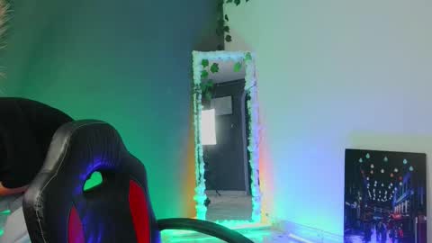 Snapshot of mattias_dantee chatting on 09.29.25 mattias online show from 09.29.25