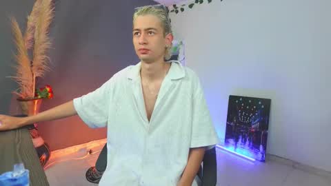 Snapshot of mattias_dantee chatting on 09.30.25 mattias online show from 09.30.25