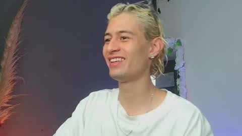 Snapshot of mattias_dantee chatting on 10.08.25 mattias online show from 10.08.25