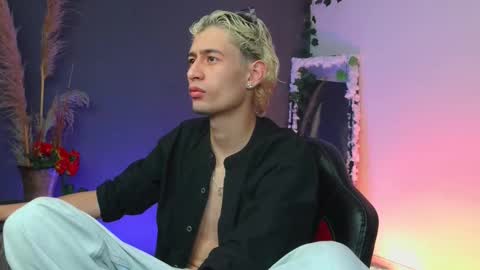 Snapshot of mattias_dantee chatting on 10.19.25 mattias online show from 10.19.25