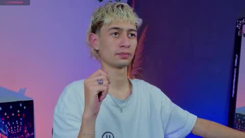 Snapshot of mattias_dantee chatting on 12.02.25 mattias online show from 12.02.25