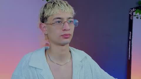 Snapshot of mattias_dantee chatting on 12.04.25 mattias online show from 12.04.25