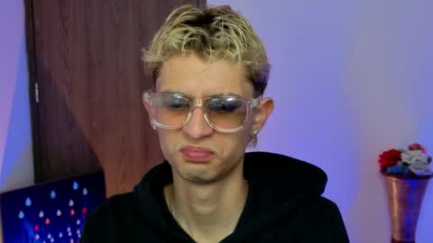 Snapshot of mattias_dantee chatting on 03.31.26 mattias online show from 03.31.26