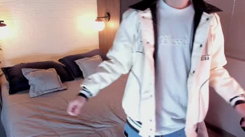 Snapshot of mattideluca chatting on 12.21.24 Matti online show from 12.21.24