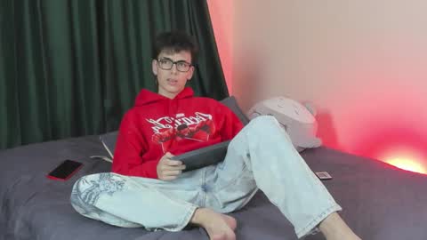 Snapshot of mattideluca chatting on 12.15.25 Matti online show from 12.15.25