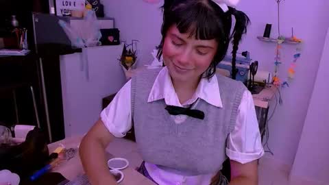 Snapshot of mattilda_18 chatting on 10.17.25 mattilda_18 online show from 10.17.25