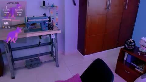 Snapshot of mattilda_18 chatting on 10.22.25 mattilda_18 online show from 10.22.25