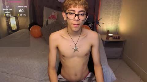 Snapshot of matty_spark chatting on 10.14.25 matty_spark online show from 10.14.25